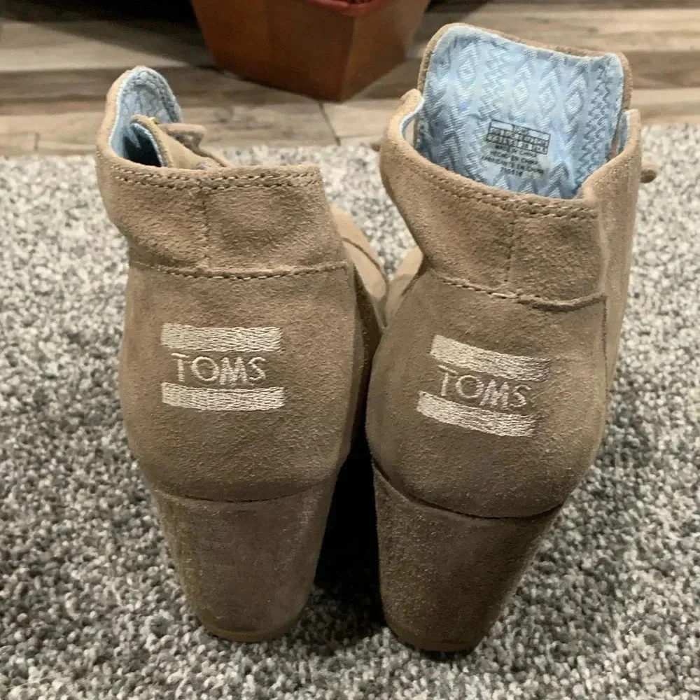 Tan Toms wedges, women's size 7-1/2